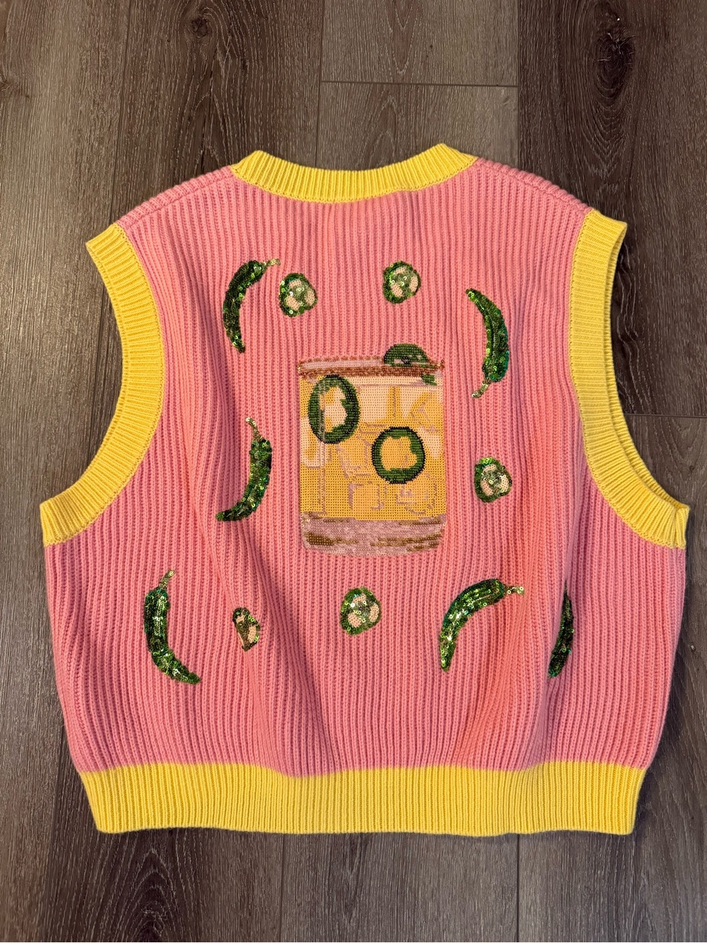 Queen of Sparkles Spicy Marg Queen Sleeveless Sequin Pink Sweater Size Medium - Picture 6 of 7